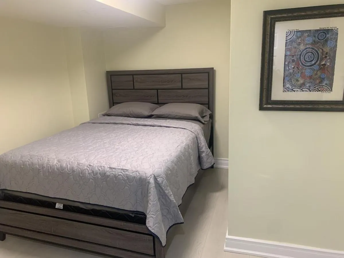 Apartment 2-Bedroom Entire Suite In Toronto- Free Parking! Canada