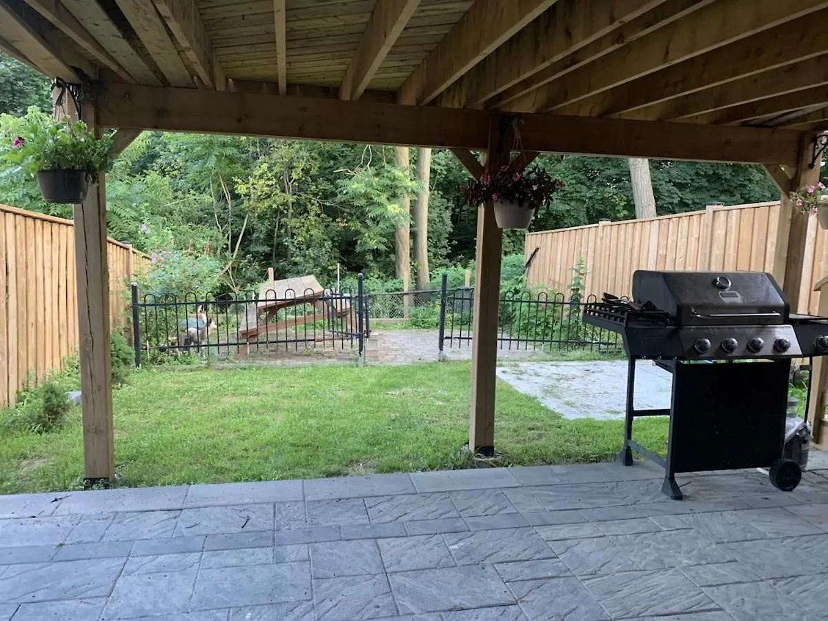 2-Bedroom Entire Suite In Toronto- Free Parking! 0*, Toronto