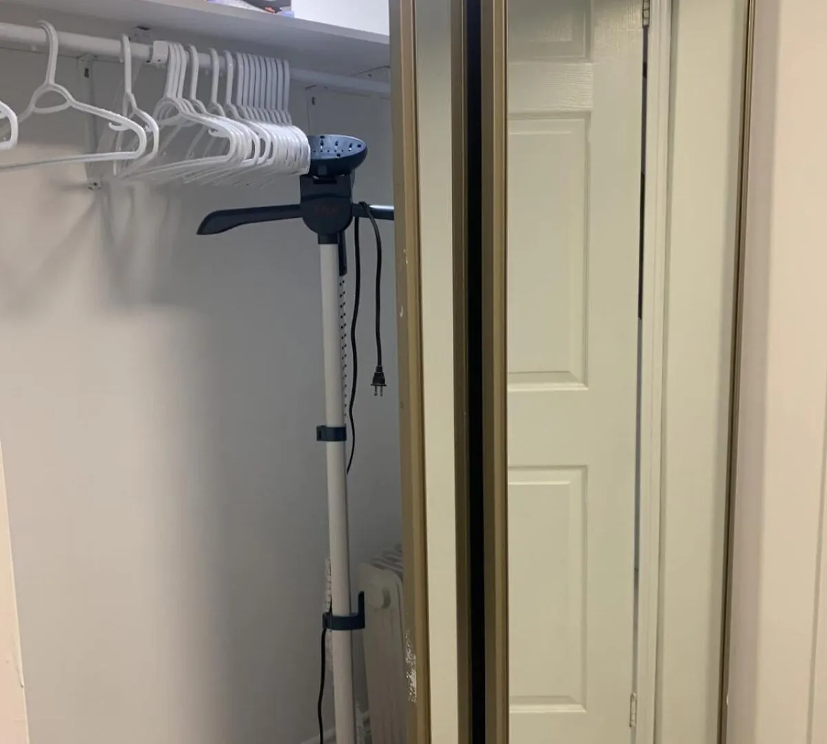2-Bedroom Entire Suite In Toronto- Free Parking!